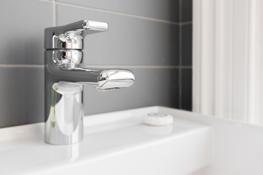 bathroom, faucet, sink, tap water, shower, bathing, water, home, design, nature, interior, hotel, interior design, clean, hygiene, modern, bathroom sink, stainless steel
